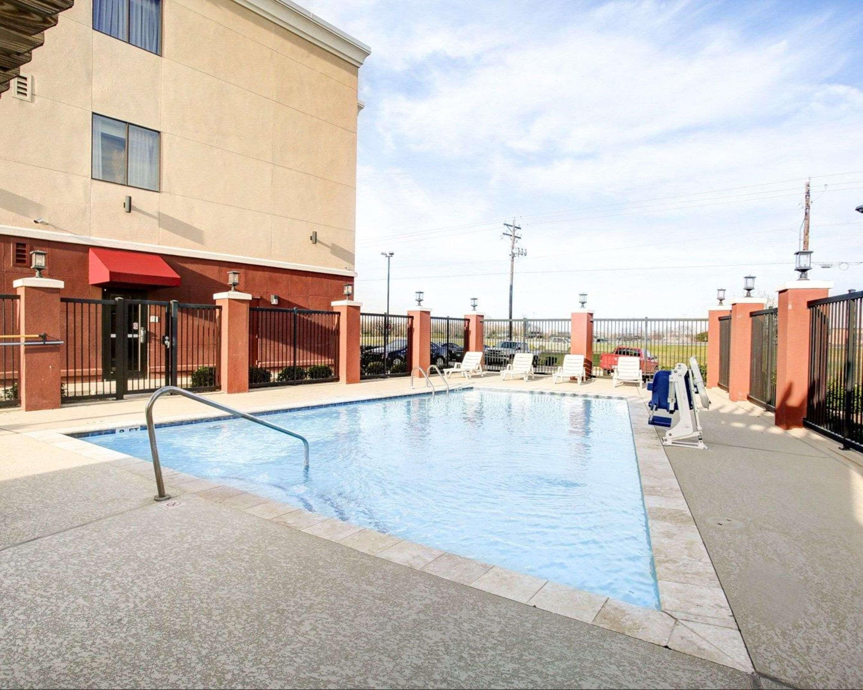 Quality Inn & Suites Bryan-College Station Exterior foto