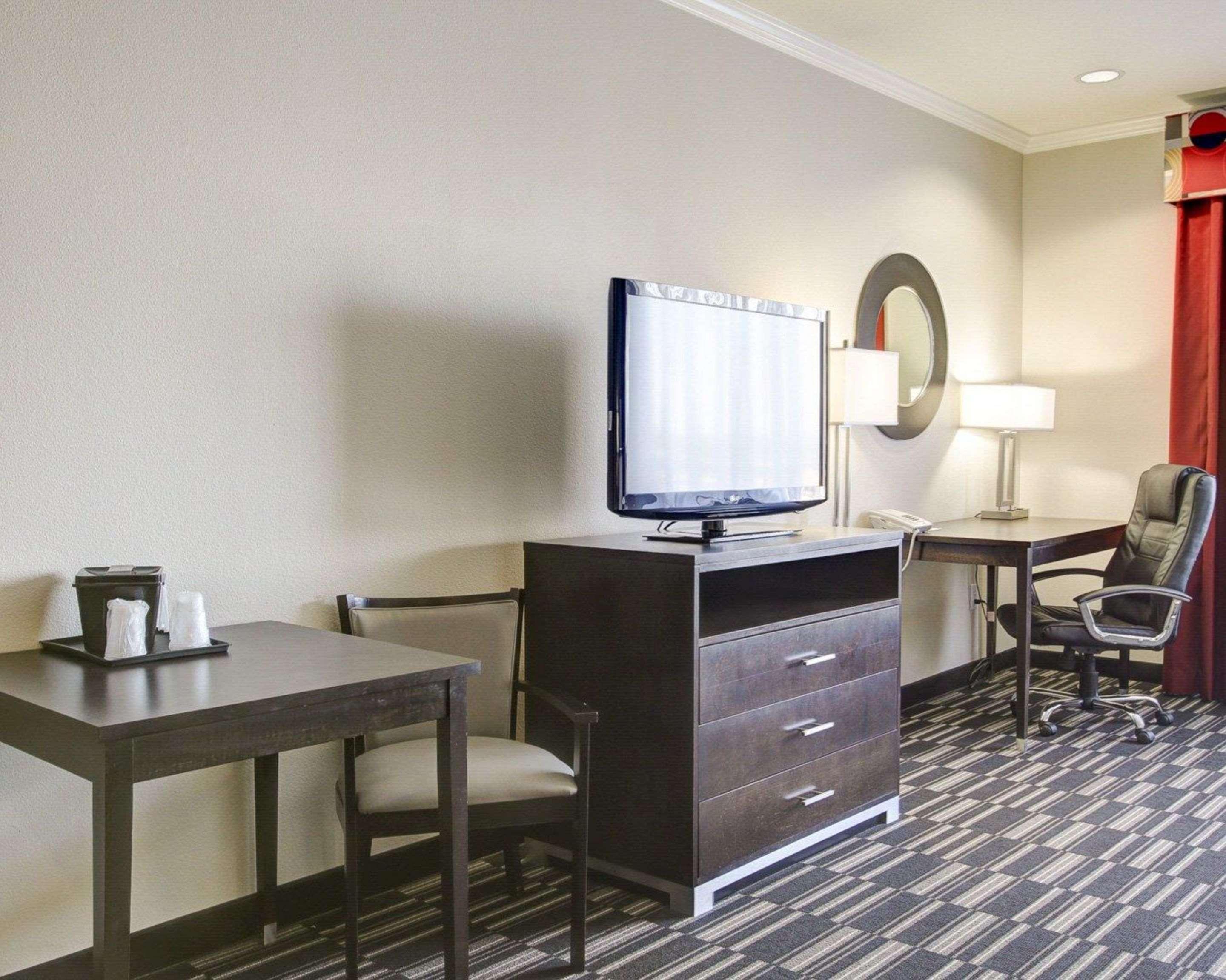 Quality Inn & Suites Bryan-College Station Exterior foto